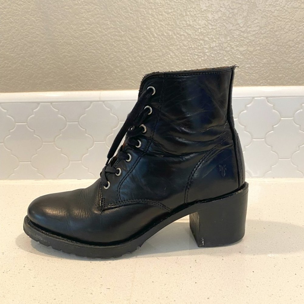 Frye Sabrina 6G Lace Up Boot in Black, Size 8.5